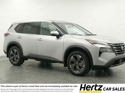 Used 2025 Nissan Rogue SV image 1