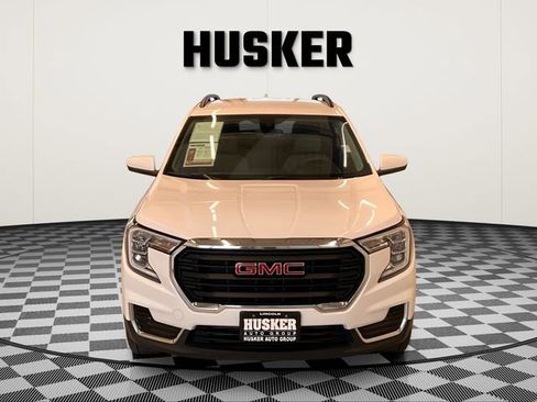 Used 2022 GMC Terrain SLE w/ Driver Convenience Package image 6