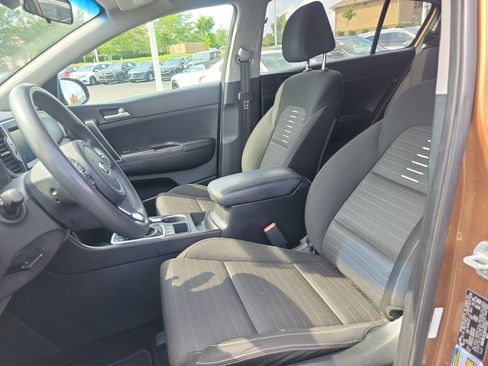 Used 2017 Kia Sportage LX w/ LX Popular Package AWD/4WD image 17