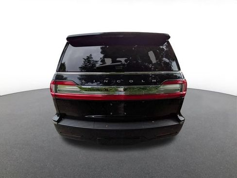 Used 2019 Lincoln Navigator Reserve AWD/4WD image 4