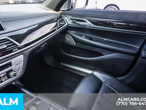Used 2022 BMW 750i xDrive w/ M Sport Package AWD/4WD image 47
