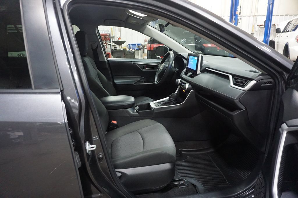 Used 2023 Toyota RAV4 XLE FWD image 18