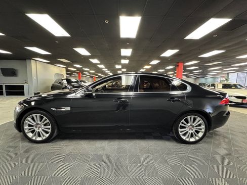 Used 2020 Jaguar XF Premium image 9