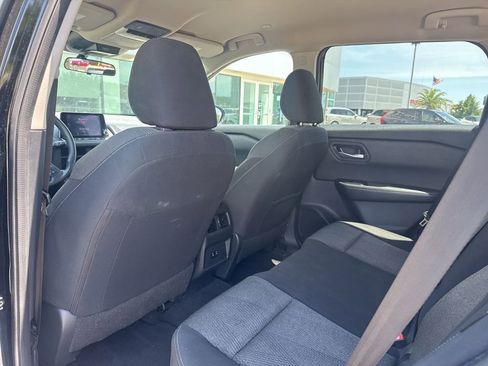 Used 2024 Nissan Rogue SV FWD image 8