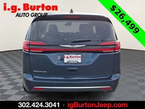 Certified 2024 Chrysler Pacifica Touring-L image 5