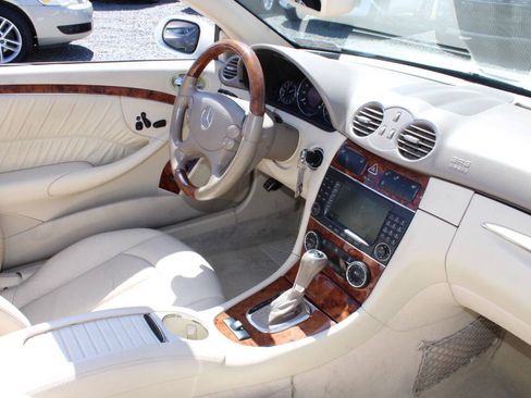 Used 2009 Mercedes-Benz CLK 350 Cabriolet image 20