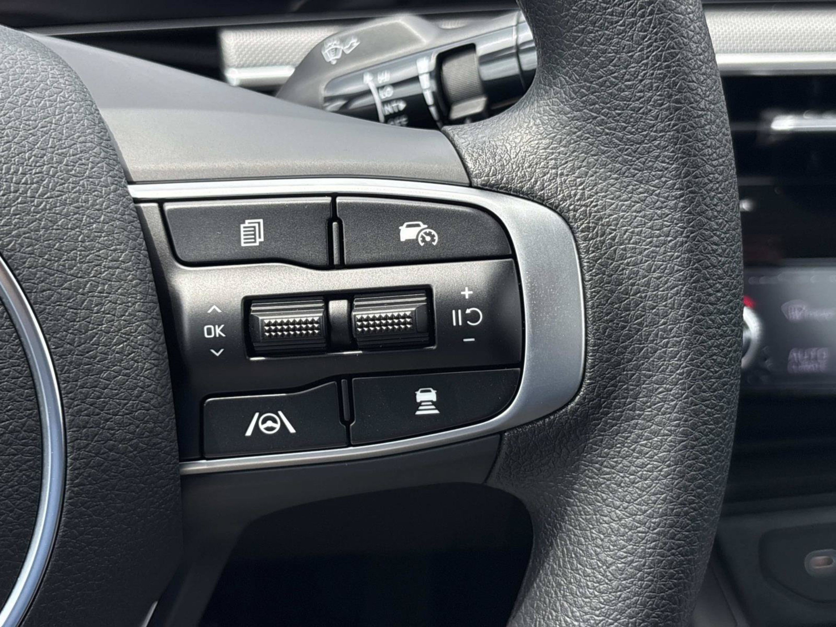 New 2026 Kia K5 LXS FWD image 22