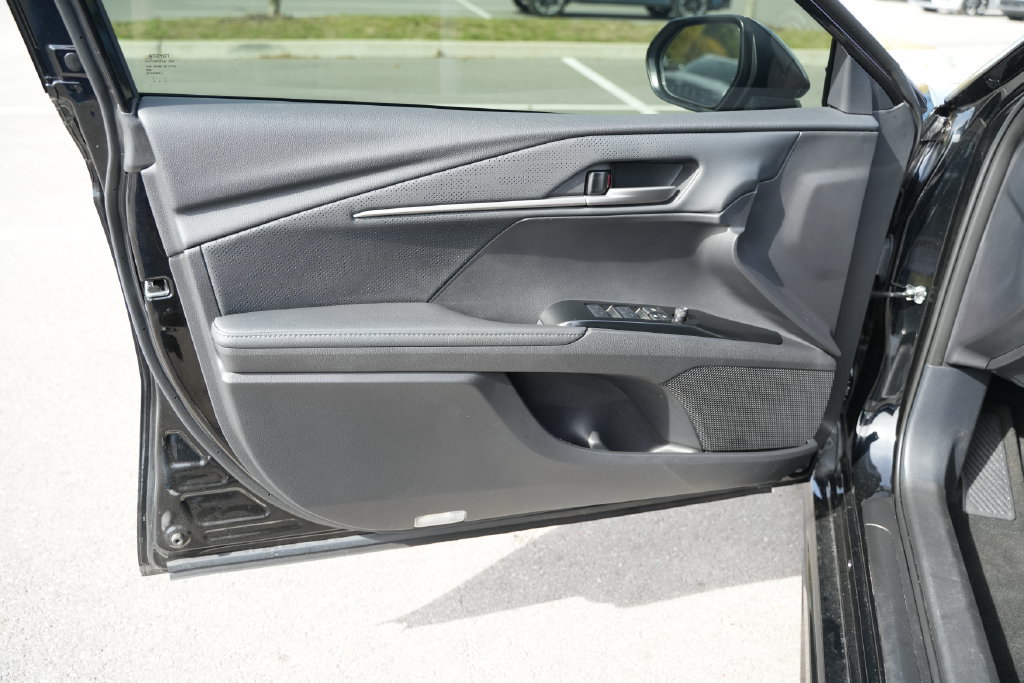 Used 2025 Toyota Camry XSE FWD image 14