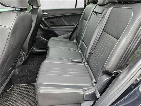 Used 2022 Volkswagen Tiguan SE AWD/4WD image 18