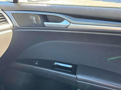 Used 2014 Ford Fusion SE image 26