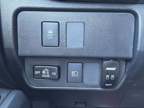 Used 2020 Toyota Tacoma SR AWD/4WD image 18