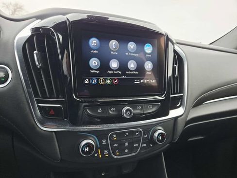 Used 2023 Chevrolet Traverse LT image 22