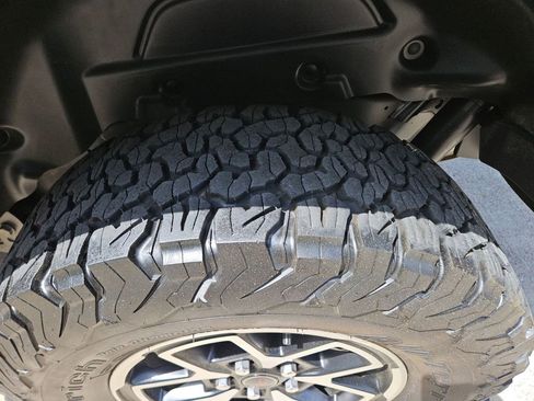 Used 2025 Jeep Wrangler Unlimited Rubicon AWD/4WD image 25