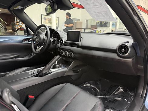 Used 2017 MAZDA MX-5 Miata RF Grand Touring RWD image 16