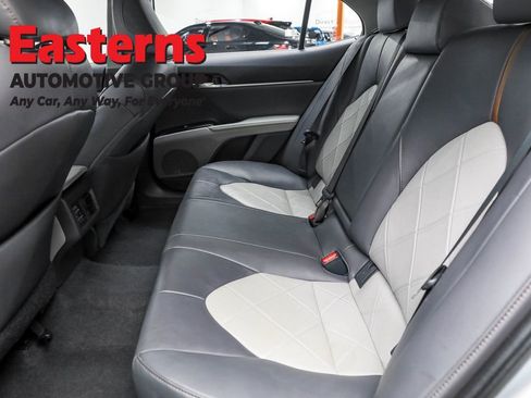 Used 2019 Toyota Camry XLE image 19