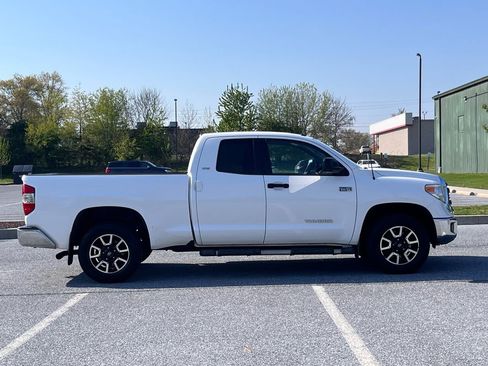 Used 2014 Toyota Tundra SR5 image 8