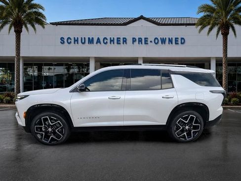 Used 2025 Chevrolet Traverse High Country FWD image 4