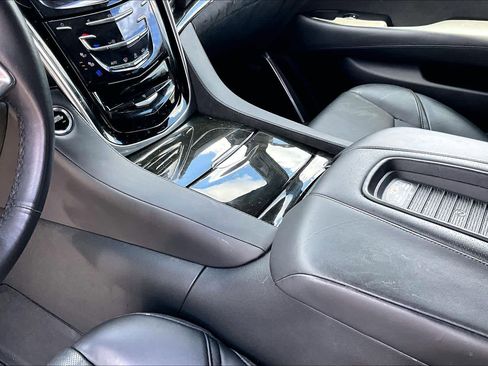 Used 2020 Cadillac Escalade Platinum RWD image 17