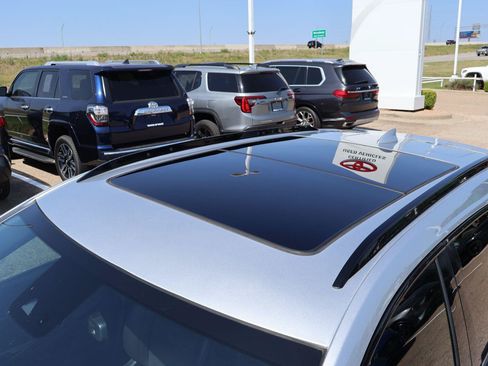 Used 2021 Cadillac XT4 Sport FWD image 11