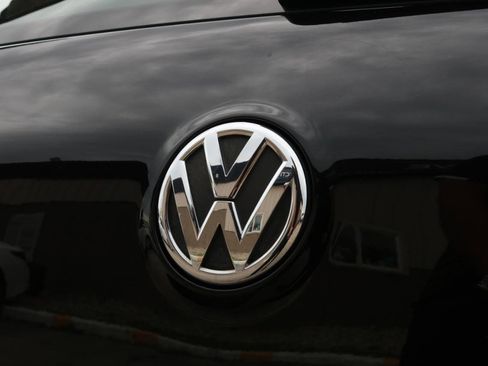 Used 2013 Volkswagen Golf 4-Door FWD image 15