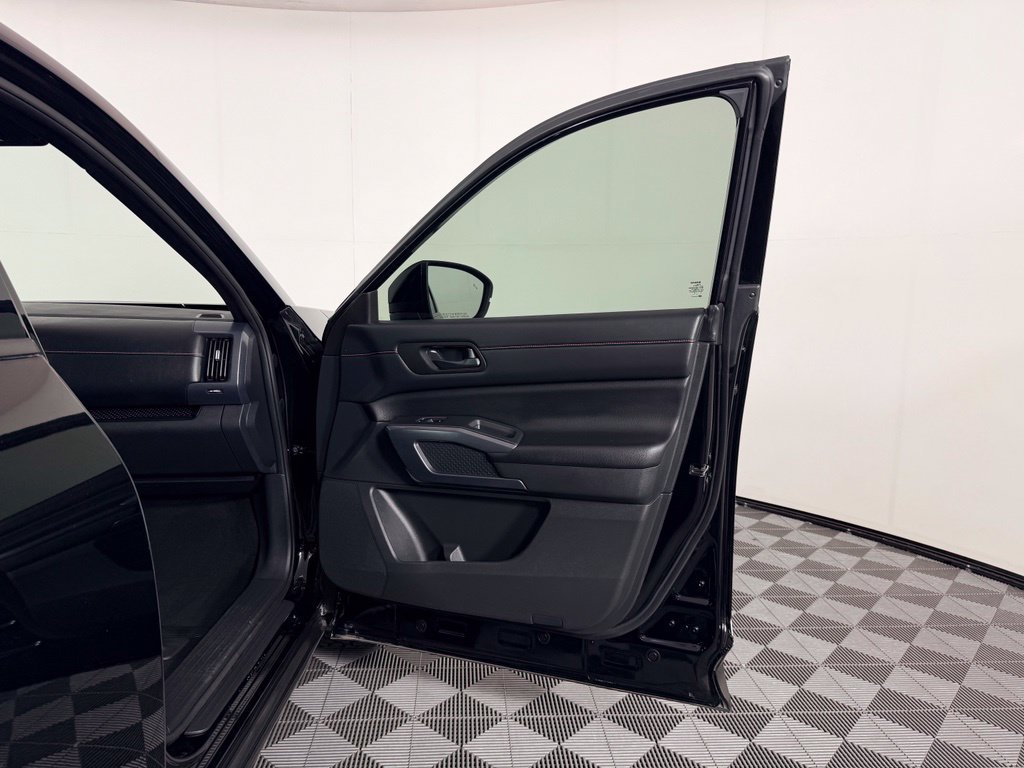 Used 2024 Nissan Pathfinder Rock Creek AWD/4WD image 31