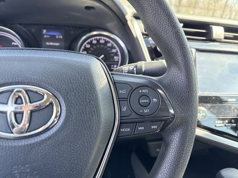 Used 2020 Toyota Camry LE w/ Fleet Convenience Package image 25