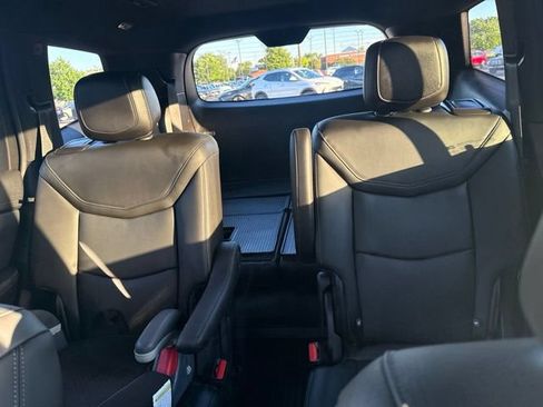Used 2022 Cadillac XT6 Premium Luxury AWD/4WD image 5