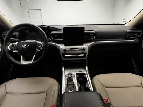 Used 2023 Ford Explorer XLT w/ Equipment Group 202A image 37