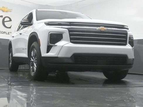 New 2026 Chevrolet Traverse LT w/ LPO, Floor Liner Package image 3