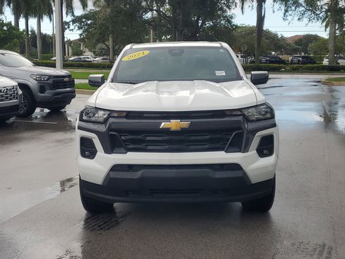 Used 2024 Chevrolet Colorado LT w/ LT Convenience Package image 3