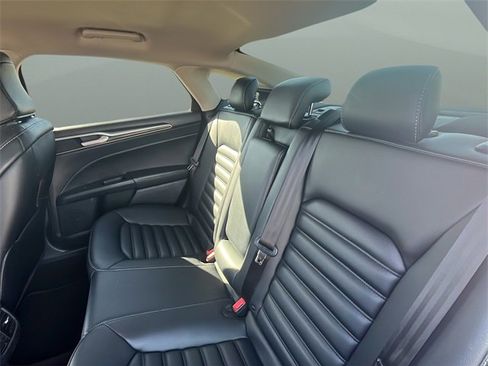 Used 2020 Ford Fusion SEL image 25
