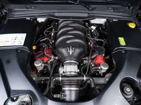 Used 2012 Maserati GranTurismo S RWD image 29