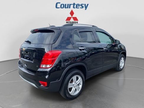 Used 2019 Chevrolet Trax LT w/ LT Convenience Package image 6