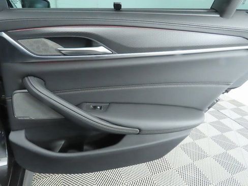 Used 2023 BMW M550i xDrive w/ Executive Package image 27