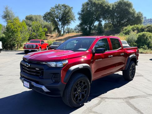 New 2026 Chevrolet Colorado Trail Boss AWD/4WD image 1