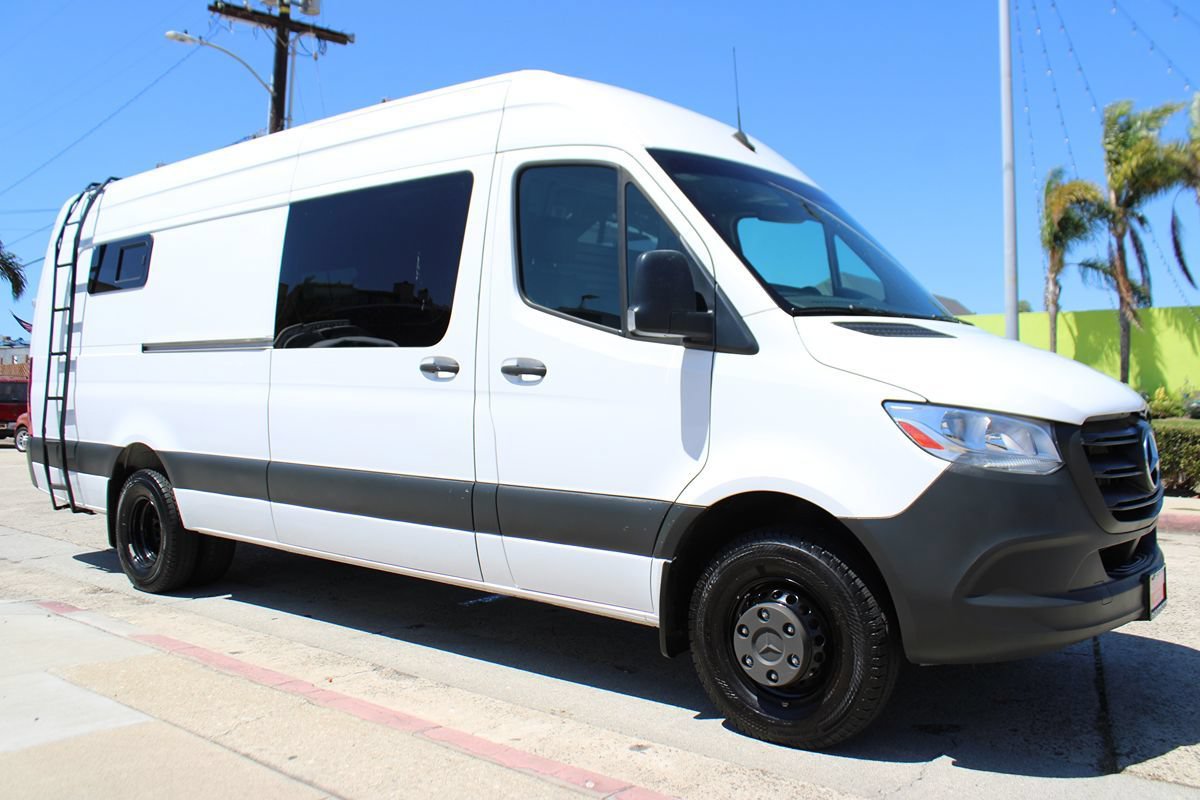 Used 2022 Mercedes-Benz Sprinter 3500 image 7