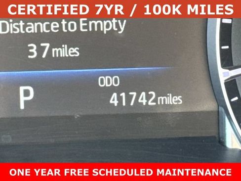 Used 2023 Toyota Highlander LE FWD image 27