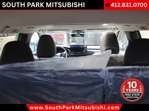 New 2025 Mitsubishi Outlander SE image 12