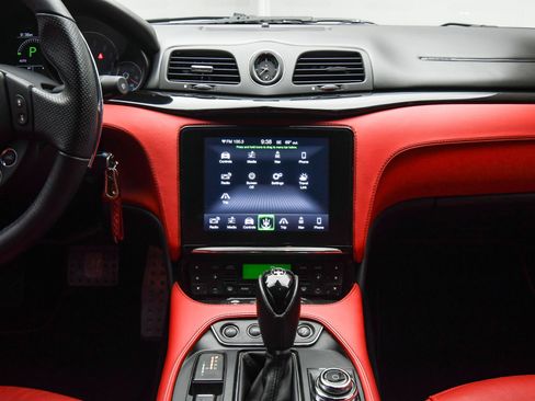 Used 2018 Maserati GranTurismo Sport image 40