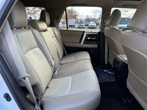 Used 2019 Toyota 4Runner SR5 Premium image 28