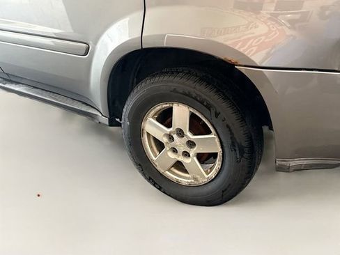 Used 2005 Chevrolet Equinox LS w/ Preferred Equipment Group AWD/4WD image 25