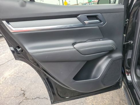 Used 2025 GMC Terrain Elevation image 17