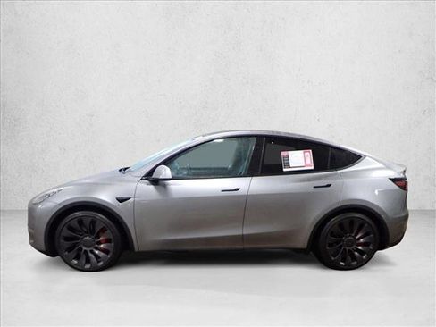 Used 2024 Tesla Model Y Performance image 2
