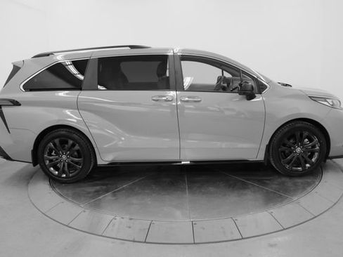 Used 2024 Toyota Sienna XSE image 52