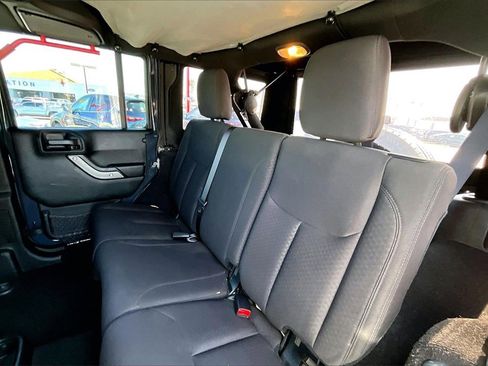 Used 2018 Jeep Wrangler Unlimited Sport S image 15