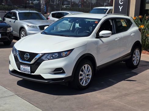 Used 2020 Nissan Rogue Sport SV FWD image 5