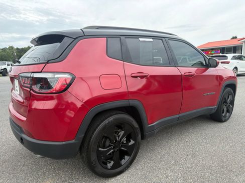 Used 2019 Jeep Compass Latitude FWD image 4
