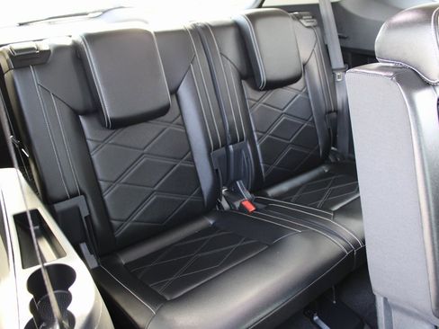 Certified 2024 Volkswagen Atlas SE image 25