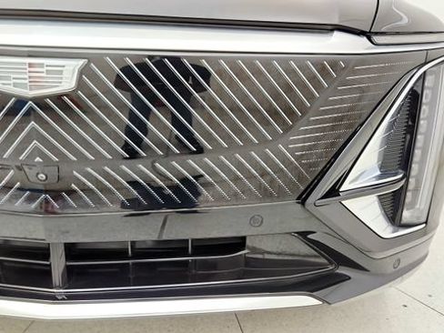 Used 2025 Cadillac Lyriq Luxury AWD/4WD image 23