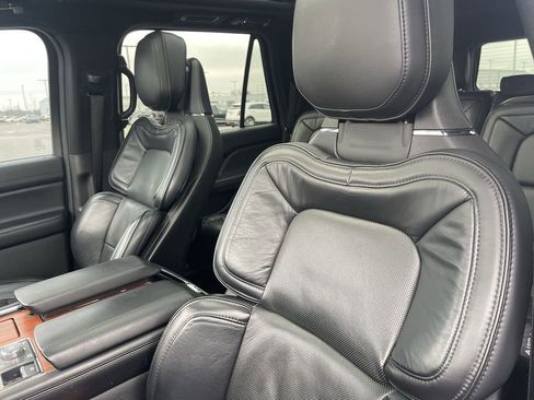 Used 2019 Lincoln Navigator L Reserve image 16